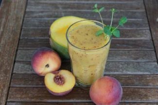 Smoothie de mango y melocotón