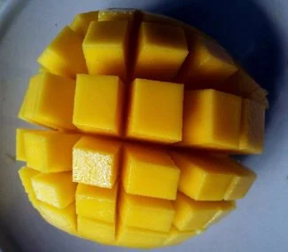 Mango cortado para comer